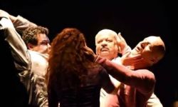 "بيت أبو عبدالله" يمثّل العراق في مهرجان (الدن) المسرحي بسلطنة عُمان